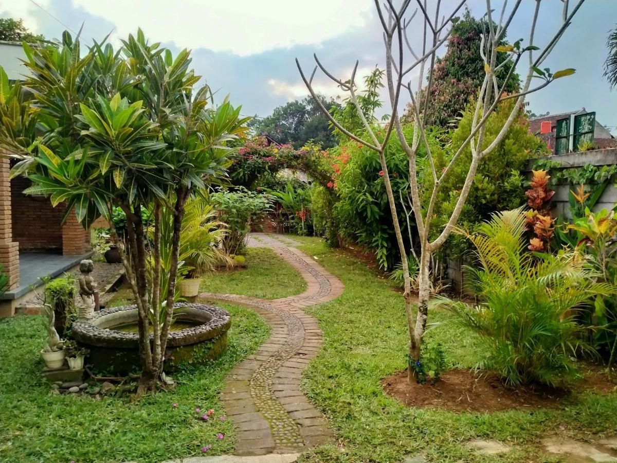 Efata Homestay Magelang Exterior photo