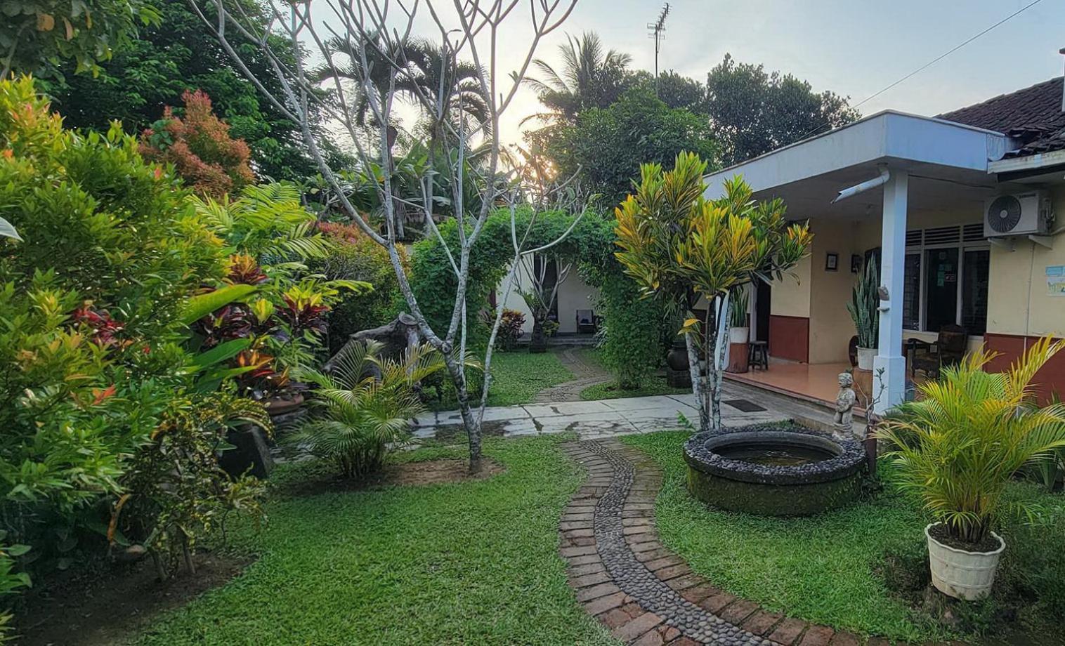 Efata Homestay Magelang Exterior photo